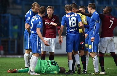 SUMMARY: After loss to Liberec, Sparta yield top position to Plzeň