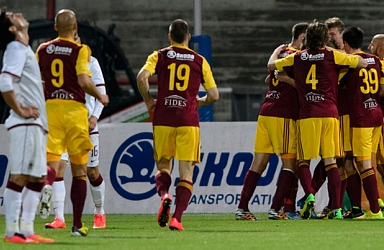 Sparta beat Dukla and head league by three points, Plzeň win