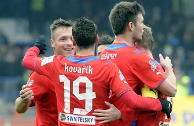 4 th round: Miroslav Koubek leads Plzeň in first game as coach
